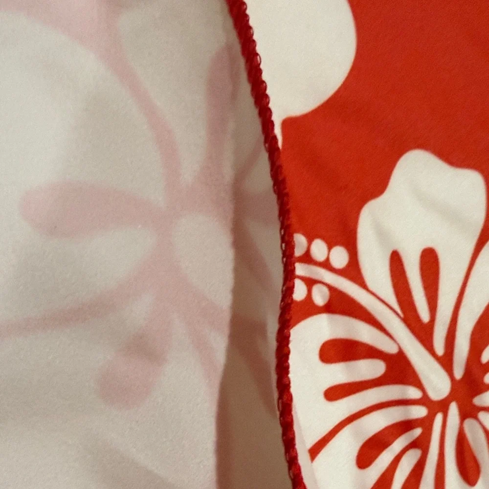 Floral Red/White Quick Dry Travel Towel w/ Drawstring Carrying Bag